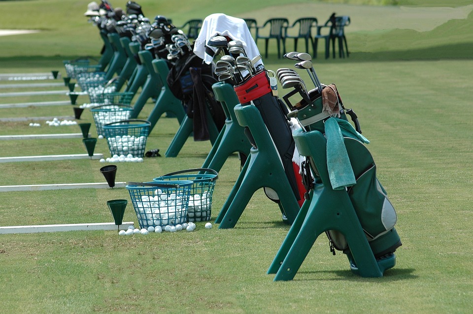 How long does it take to put golf clubs in bag?